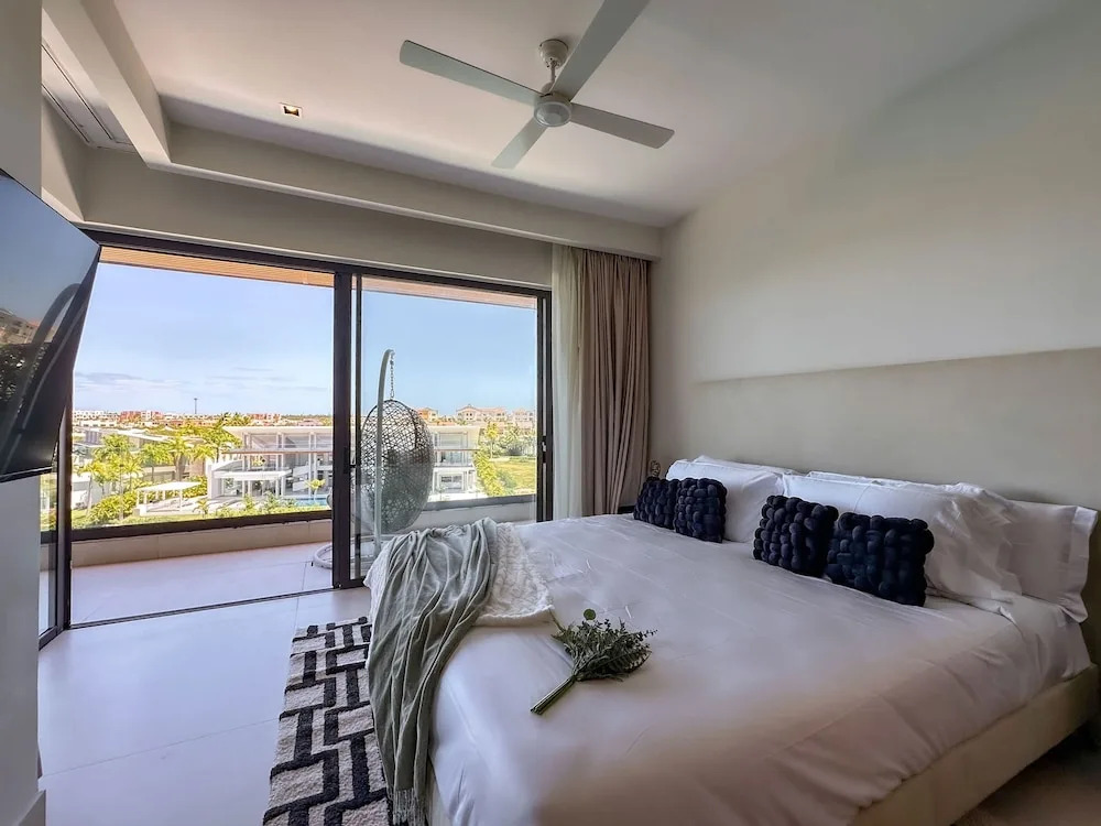 Marina Garden Penthouse 3 Bedroom Apartment