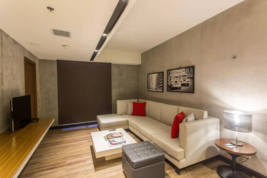 The B Hotel Quezon City