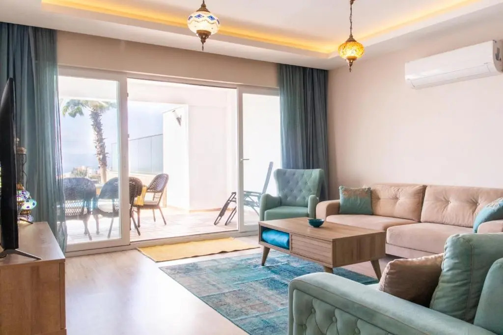 Spacious Flat with Pool in Kusadasi