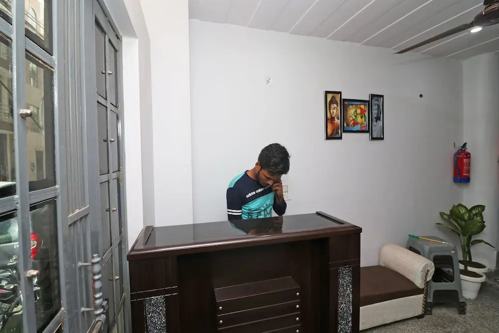 Jaypee Studios by OYO Rooms