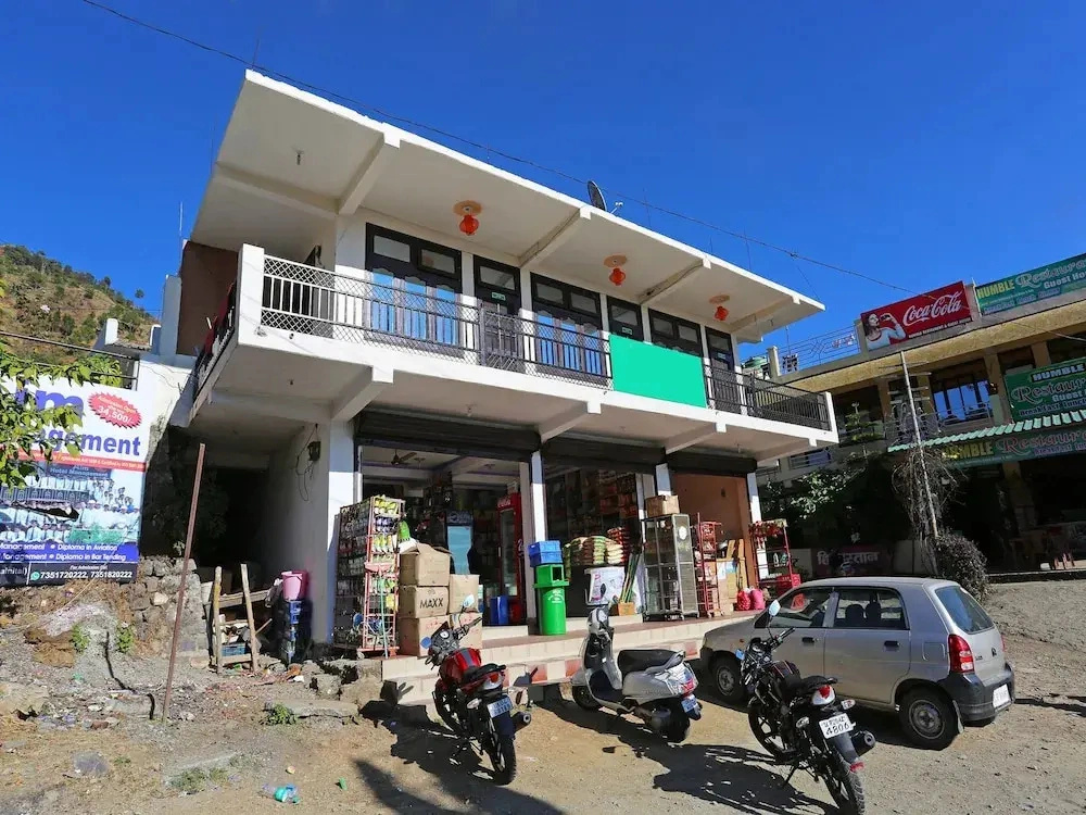 Oyo 10932 Home 1Bk Spacious Studio Mehragaon