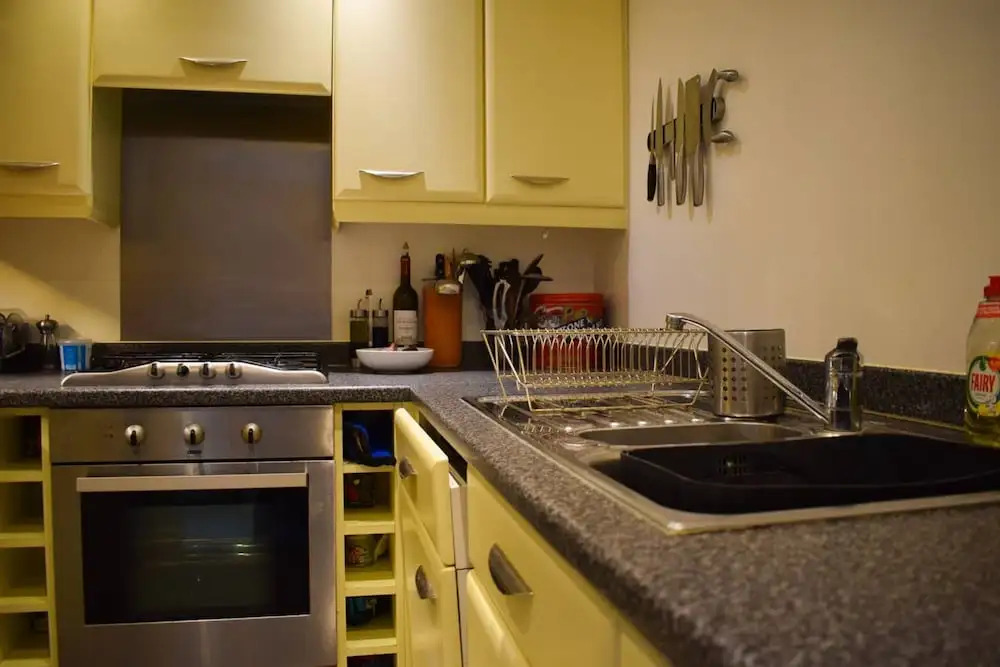 1 Bedroom Clapton Flat With Balcony