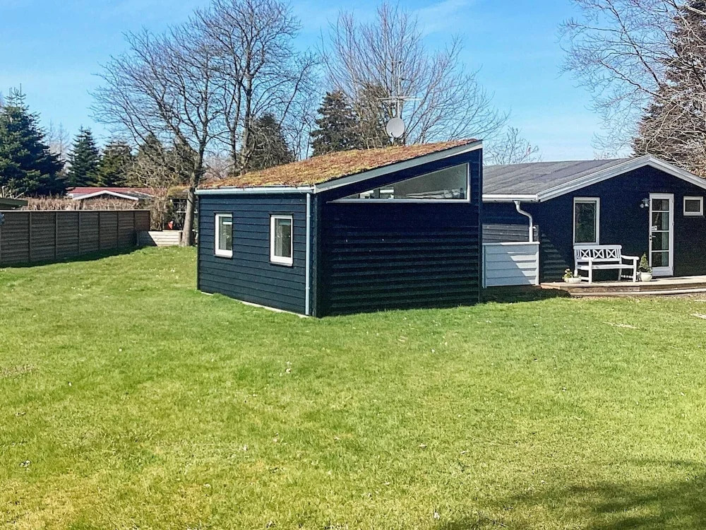 6 Person Holiday Home in Vaeggerlose