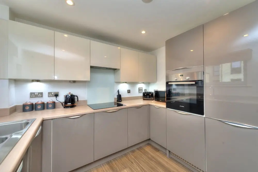 Executive Oakgrove Apartment