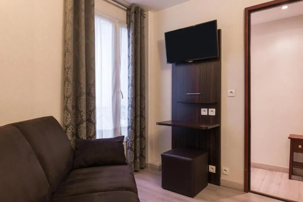 LOuest Hotel