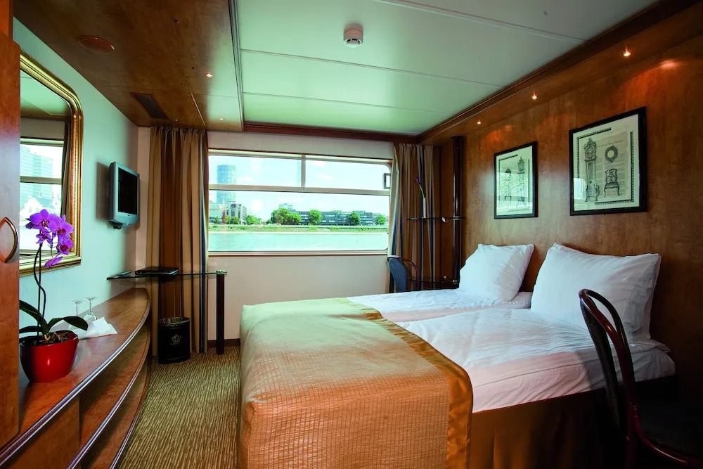 Crossgates Hotelship 3 Star - Altstadt - Köln