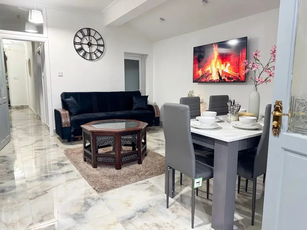 Modern North London Retreat - 7 Bedrooms