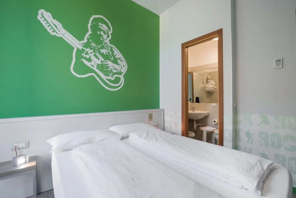 Sure Hotel by Best Western Nologo