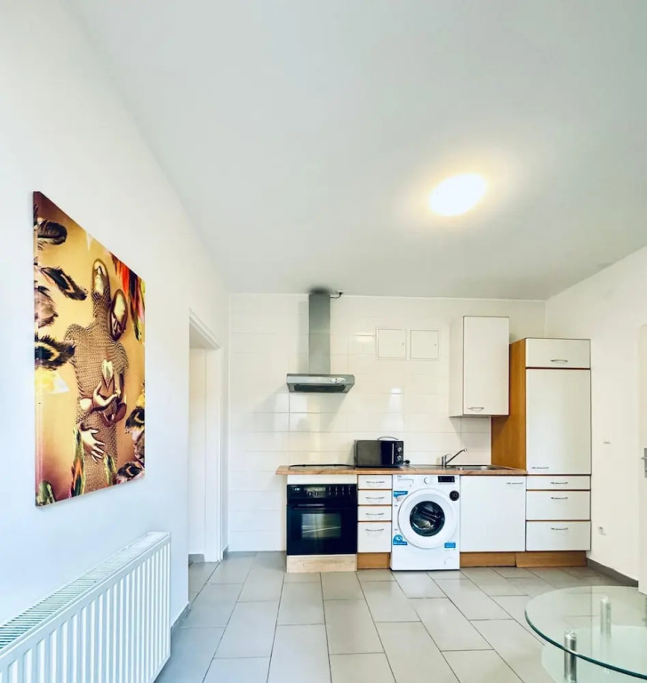 Cozy 2BR Apt Sleeps 6 Direct City Access