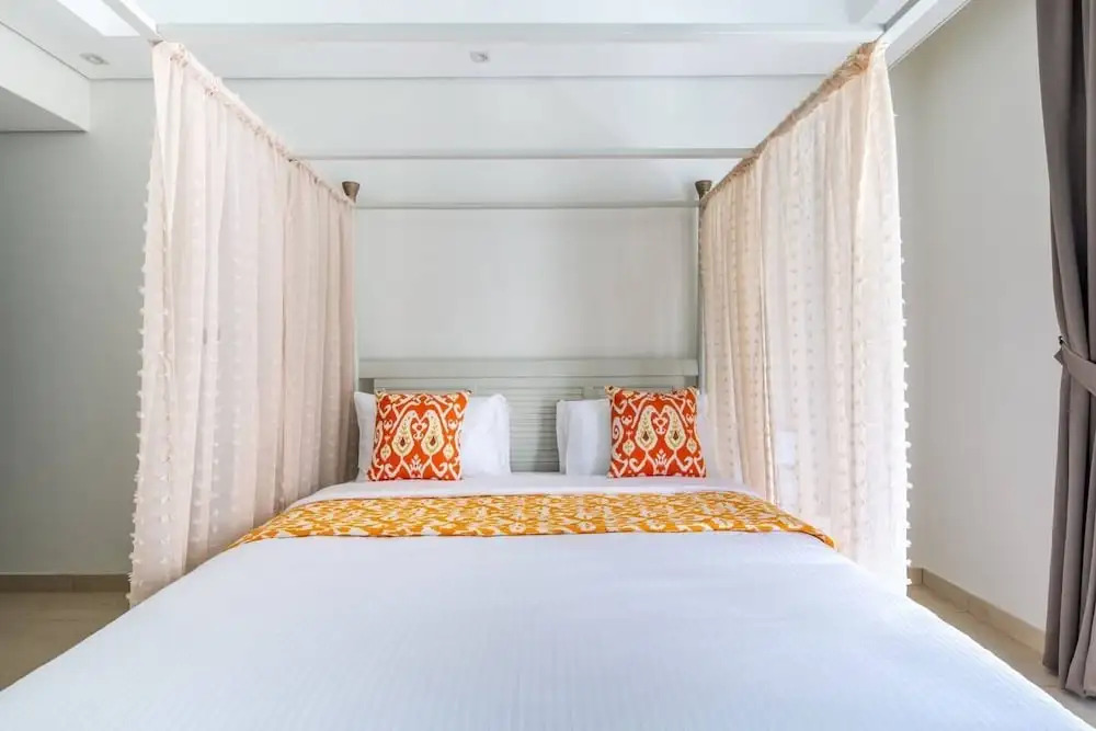 Regal & Modern 2BR With Study in Downtown Dubai - Sleeps 5!