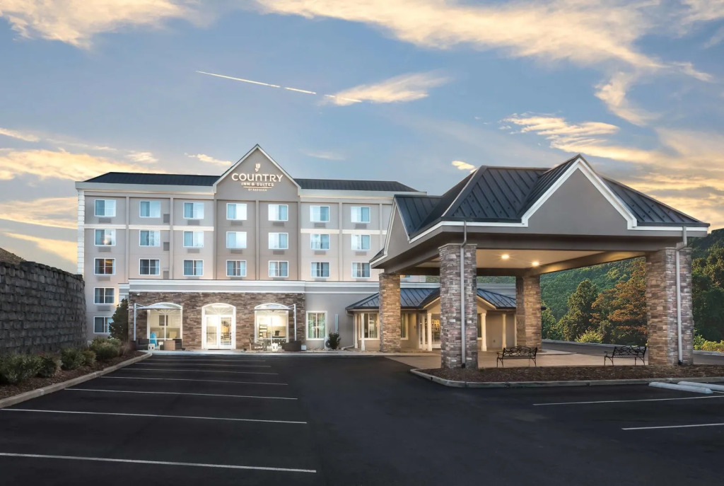 La Quinta Inn & Suites by Wyndham Downtown Asheville