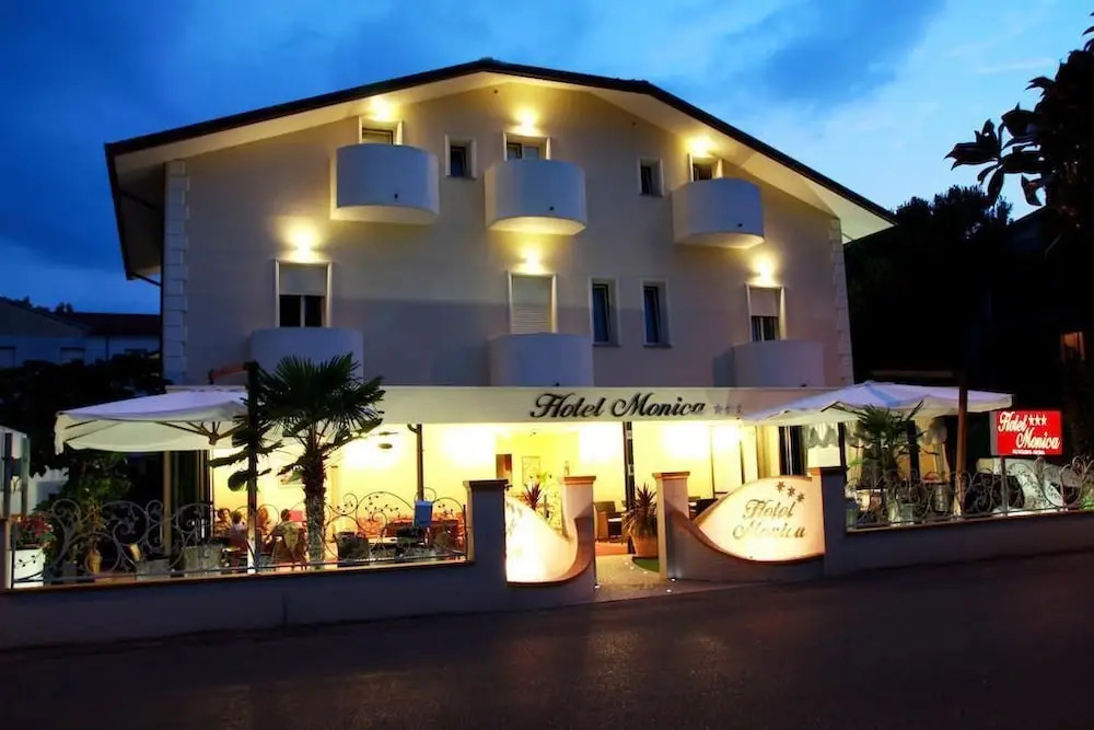Hotel Monica