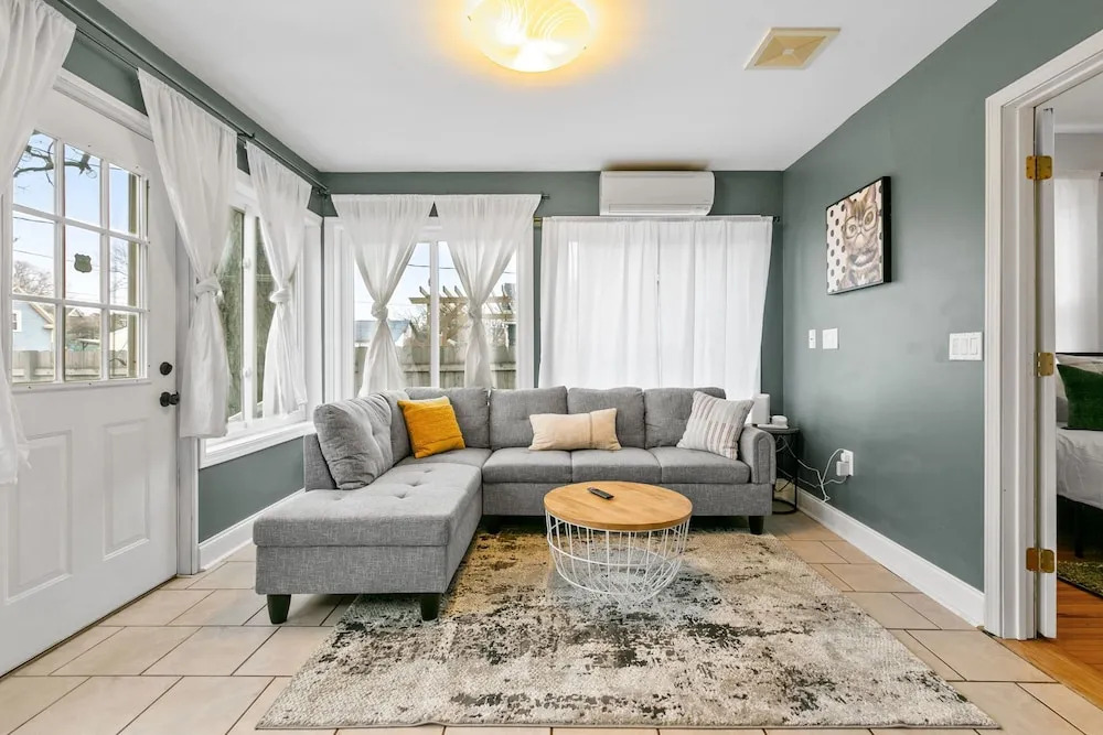 Lyndale Pleasant Getaway