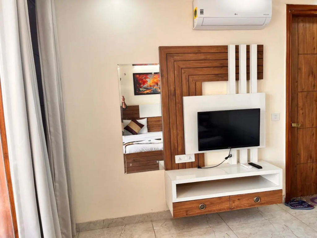 Hotel Maharaja Palace Boutique Hotels Near Medanta Medicity Gurgaon