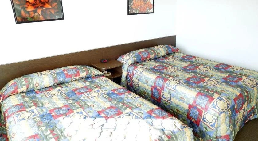 Col-Pacific Motel