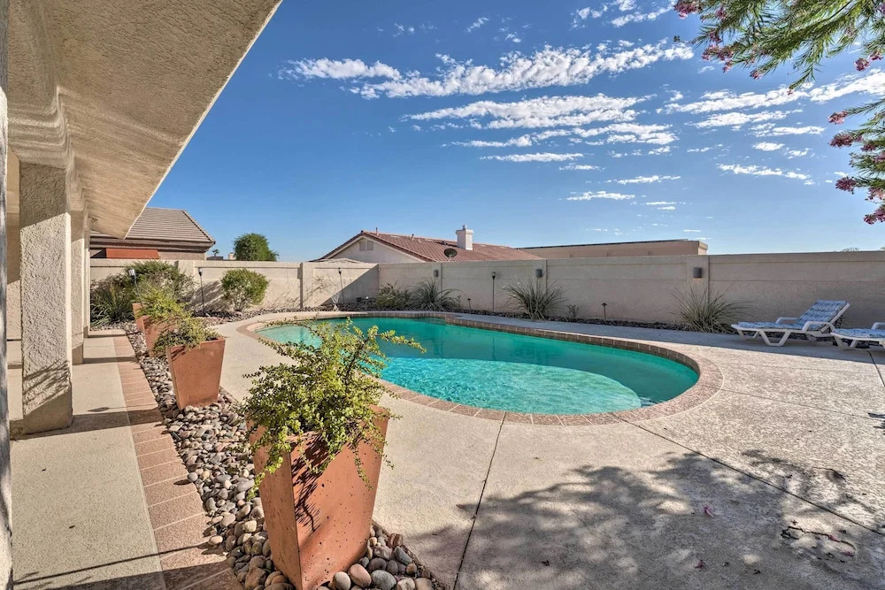 Pool & Game Room: Pet-friendly Lake Havasu Gem