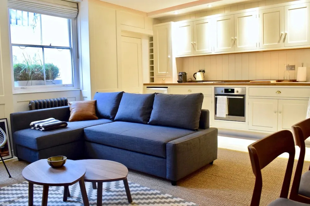 1 Bedroom Apartment Next To Russell Square