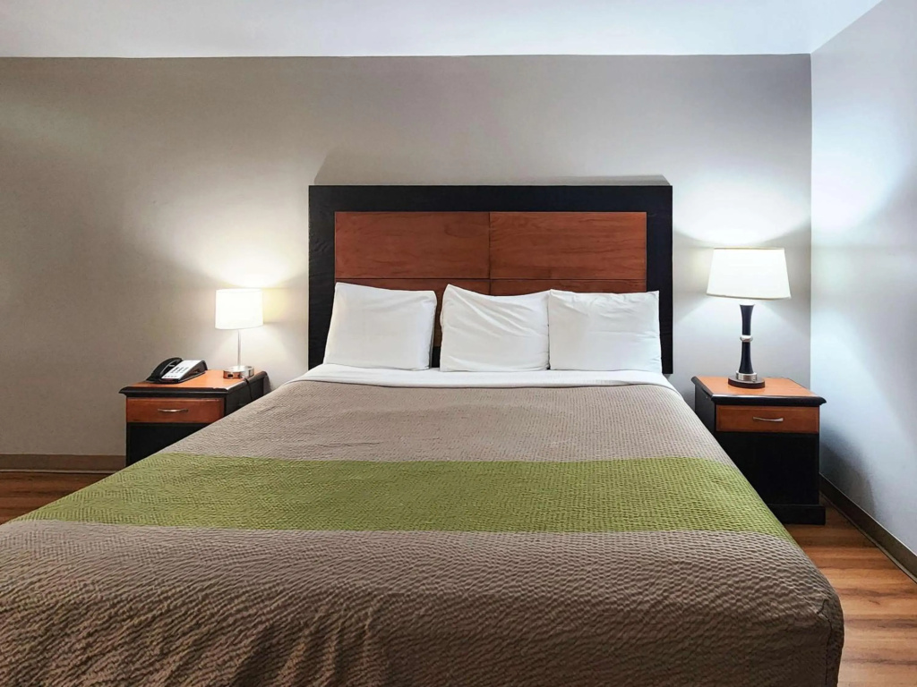 Motel 6-Ennis, TX