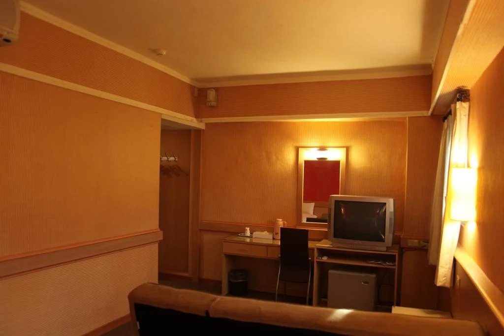 Manbo Holiday Hotel