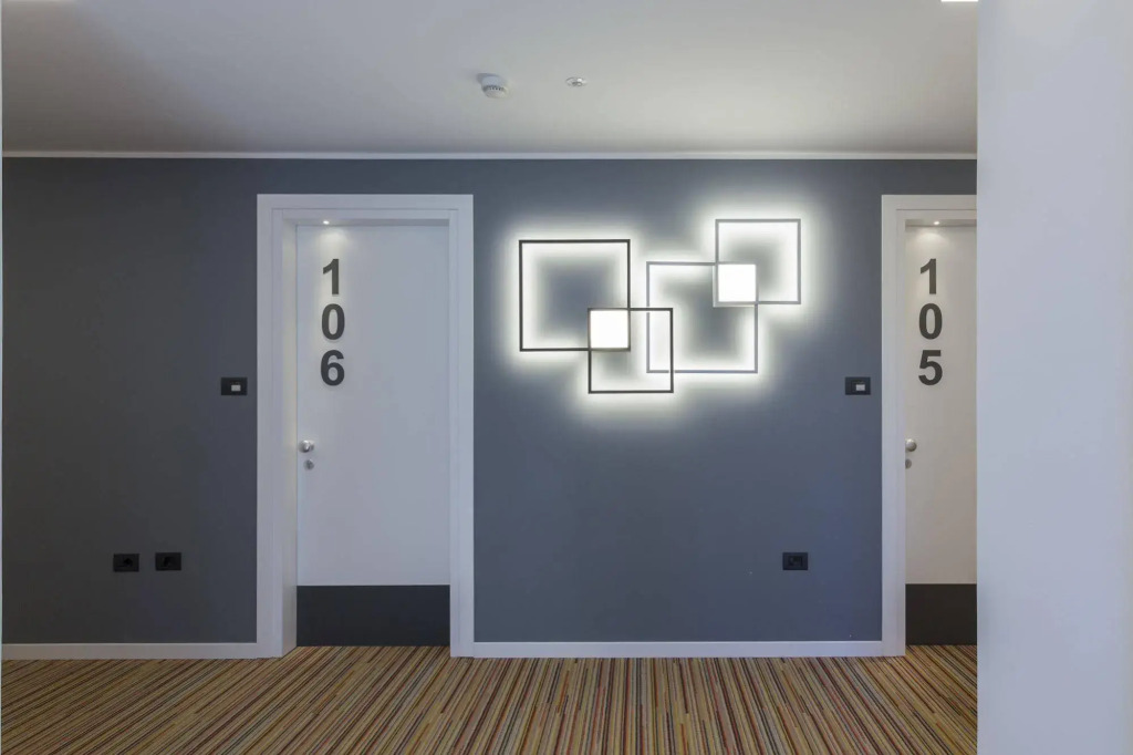 Tourist Hotel