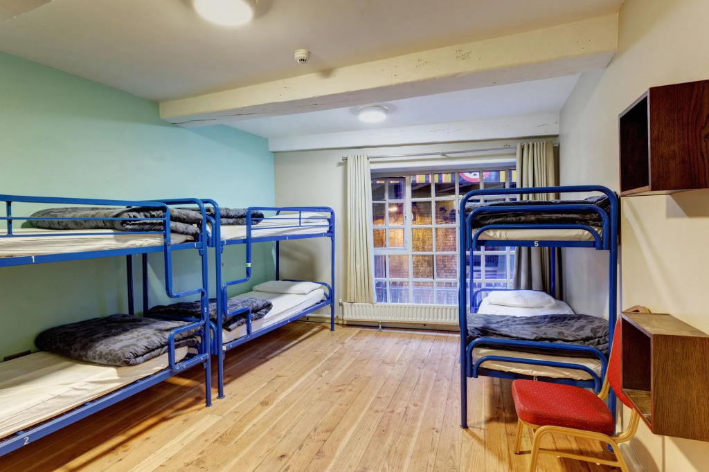 Isaacs Hostel
