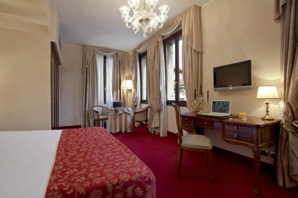 Hotel Al Ponte Dei Sospiri