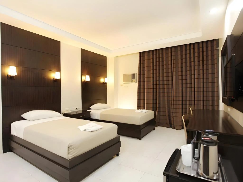 Grand Astoria Hotel