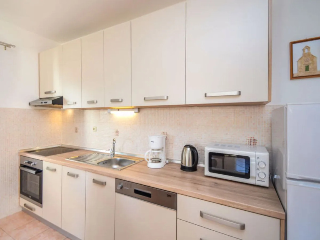 Apartment Mladen Paros 22771