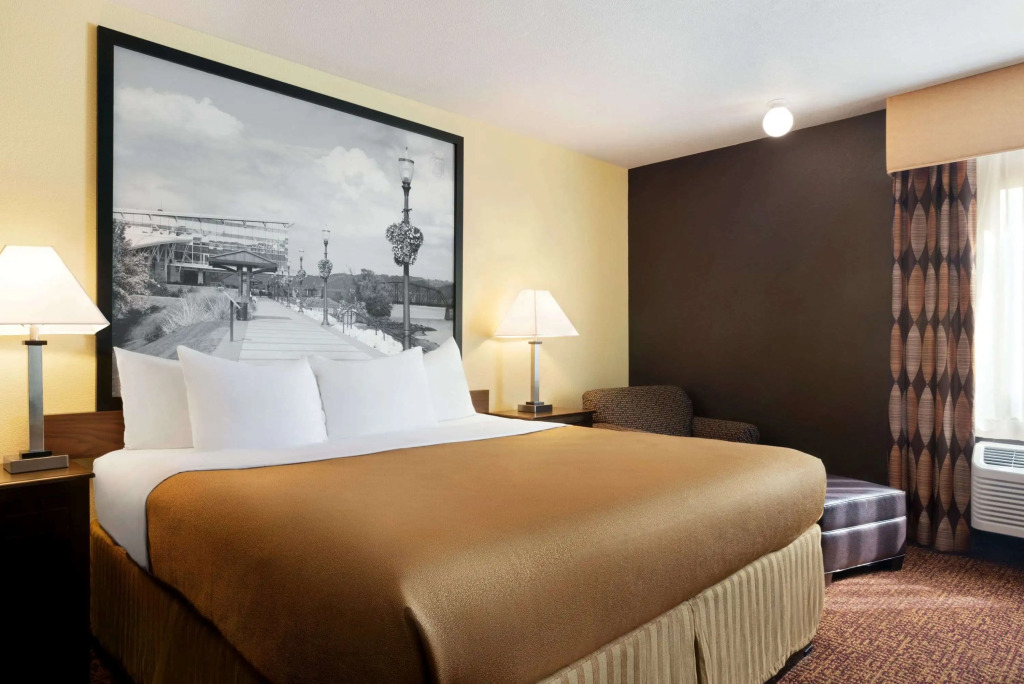 Super 8 by Wyndham Des Moines