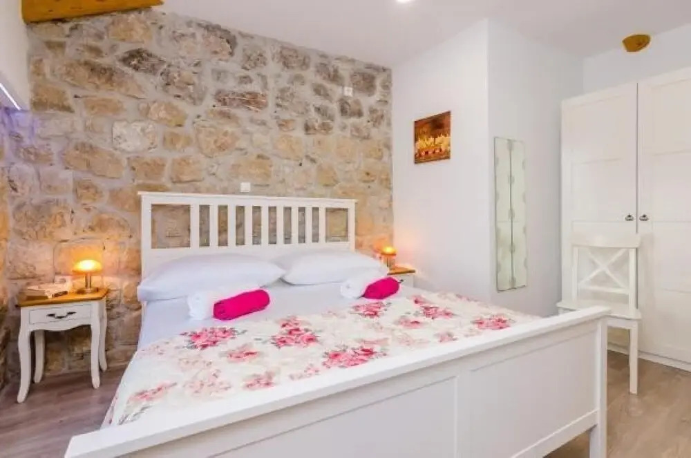 Villa Luciana - Two Bedroom Villa With Swimming Pool and Sea View ID Direct Booker 7957