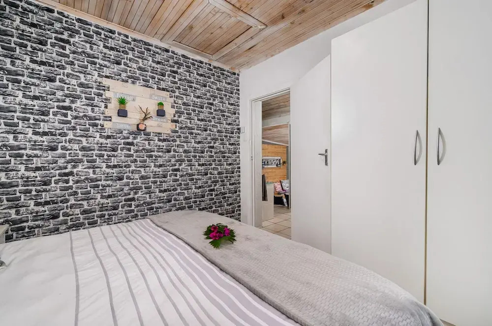 302 On Old Seaview Road - Stargazer Cottage