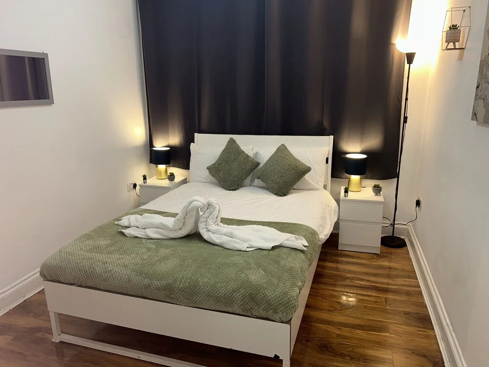 Private Family Flat Near Paddington and Royal Oak