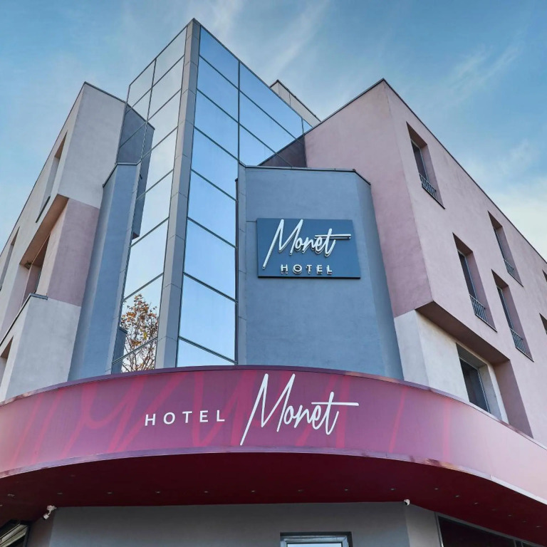 Monet Hotel