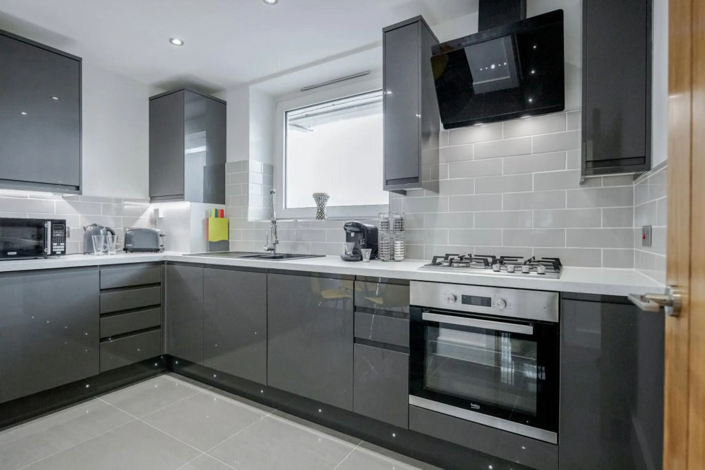 3 Bedroom Apartment in Stratford City