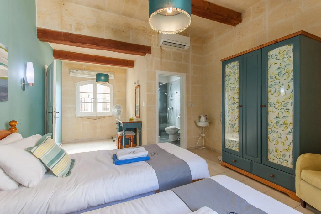 Twilight Gozitan Farmhouse With Pool - Happy Rentals