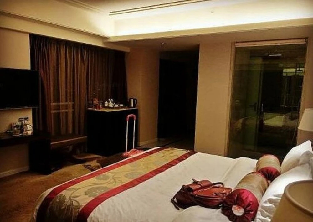 Chengdu Alice Hotel