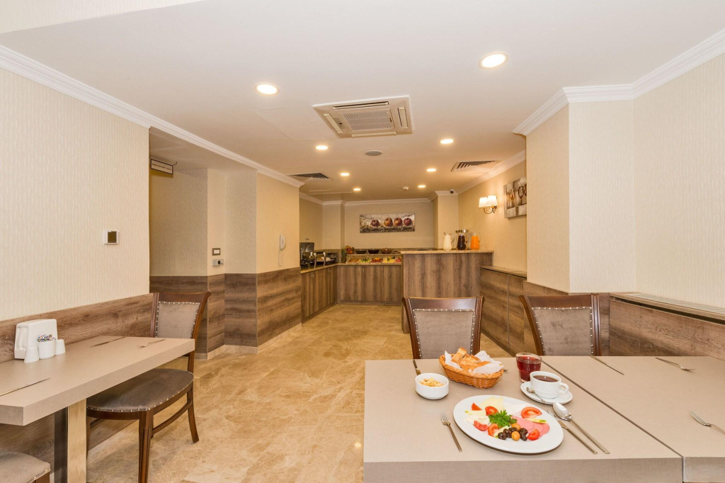 Alphonse Hotel