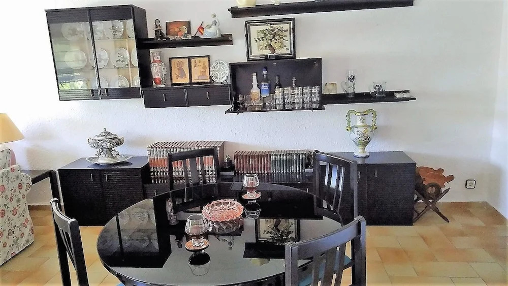 Suitur Apartment With Pool And Tennis Court
