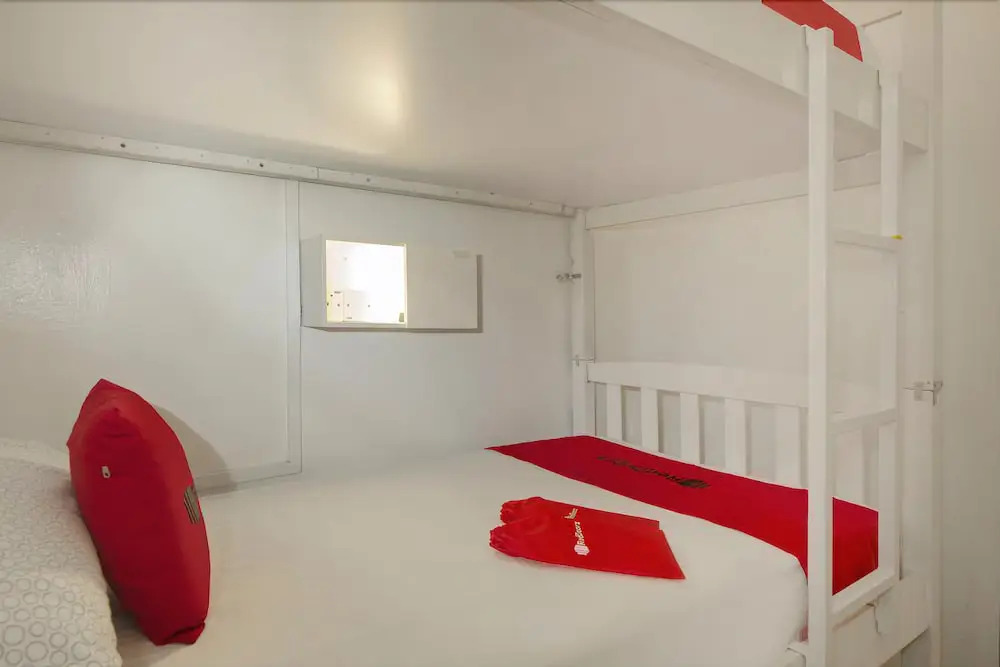 RedDoorz Hostel @ Bugis