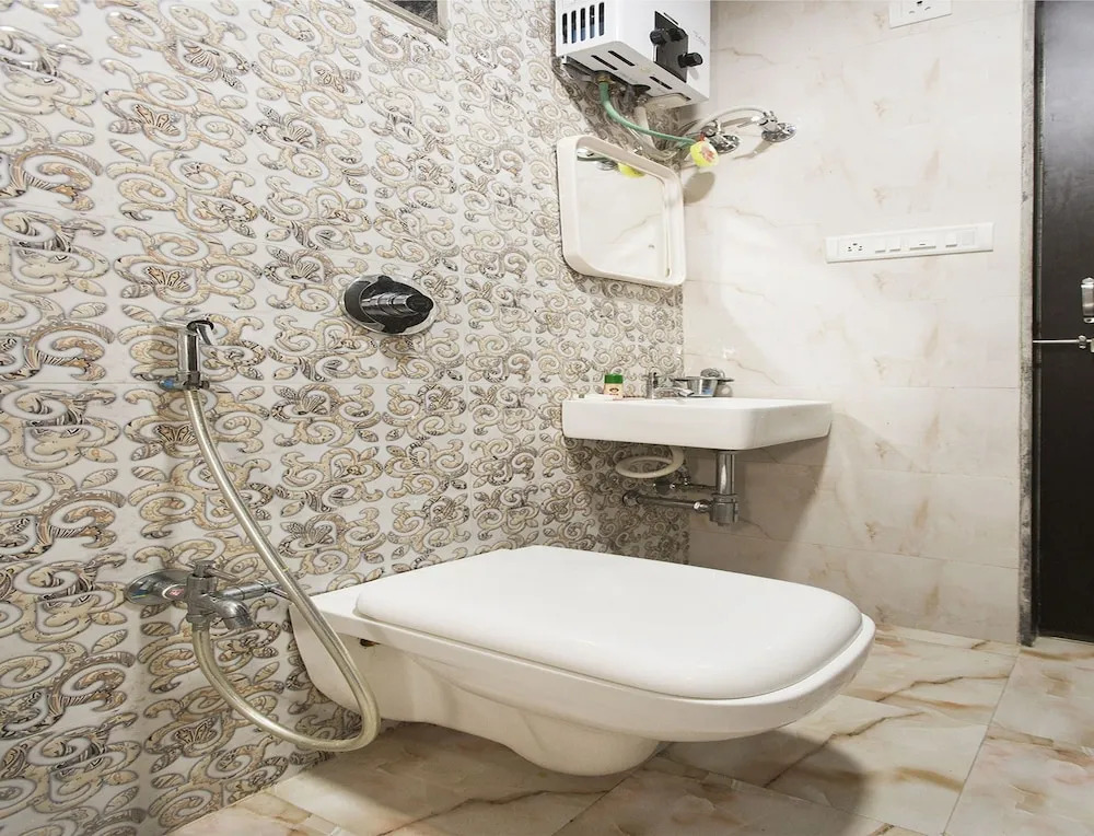 OYO 10374 Hotel Swapnalok