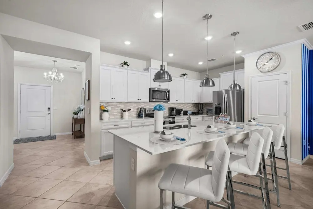 Modern 5BR Nintendo Loft Private Pool 16144