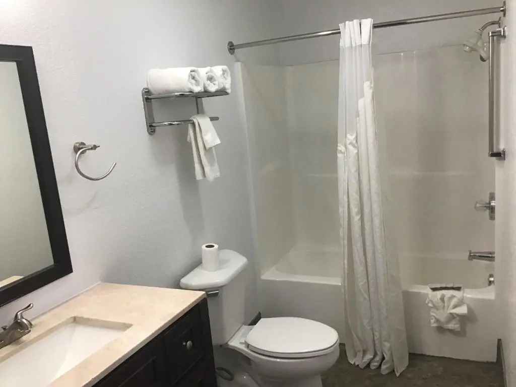 Budget Inn & Suites