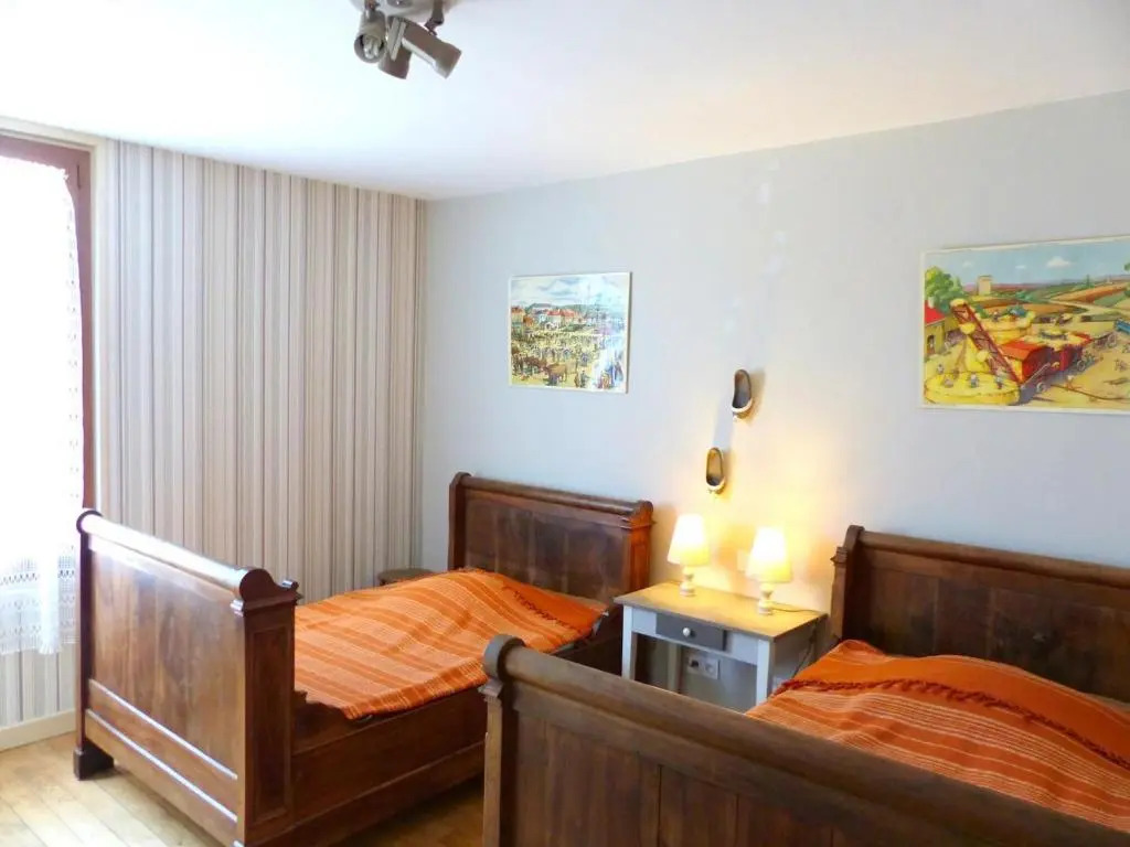 Charmant gîte avec piscine partagée au cœur dun village - FR-1-489-273