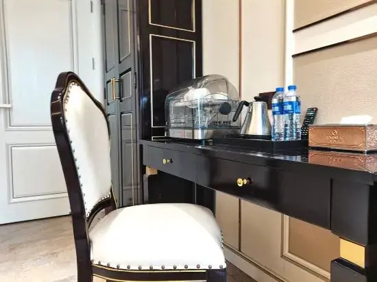 Deluxe Villa Boutique Hostel