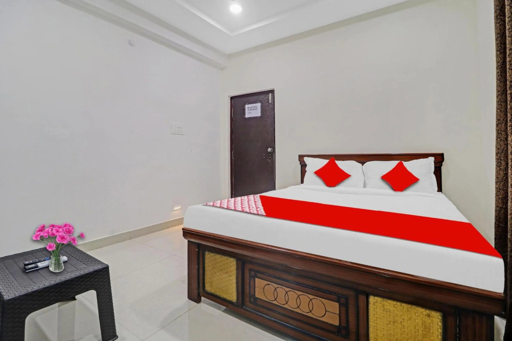 OYO Flagship 70323 Ayyappa Residency
