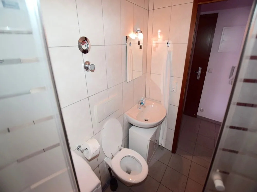 AB Apartment 14