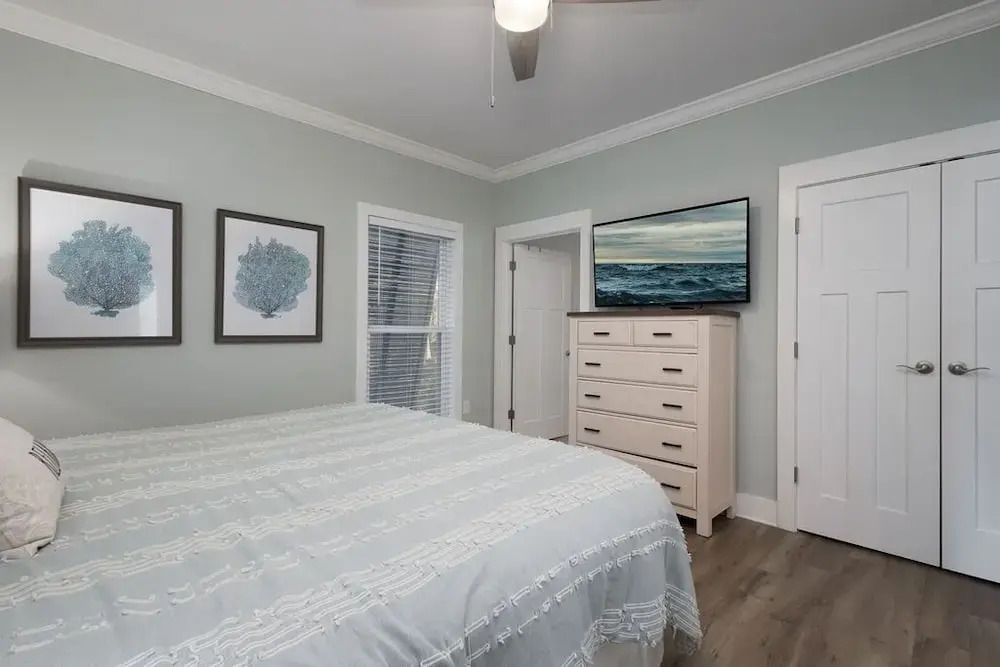 The Rookery Iii 6015 3 Bedroom Cottage by RedAwning