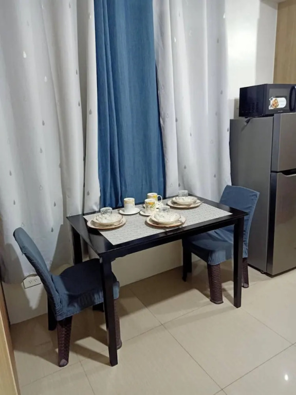 Len's Den2 1BR Condo Mall of Asia, Pasay Manila