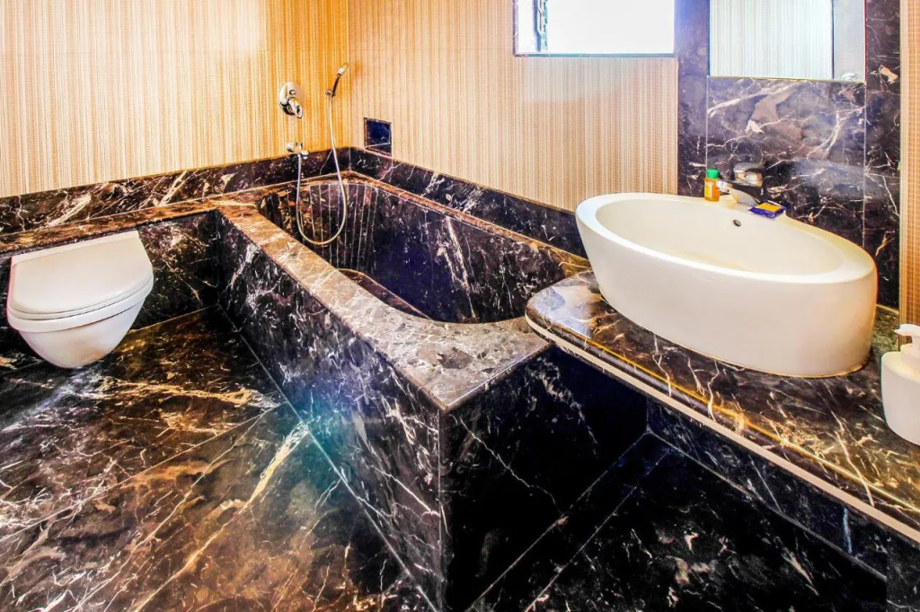 Fabhotel Sahar Garden