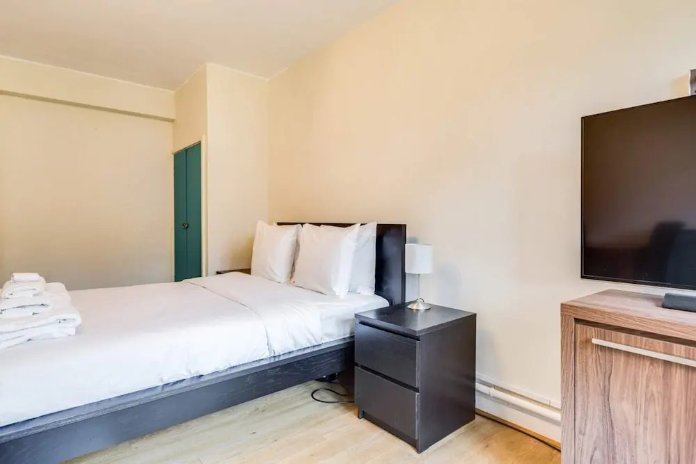 Bright Studio Near Borough and The Shard